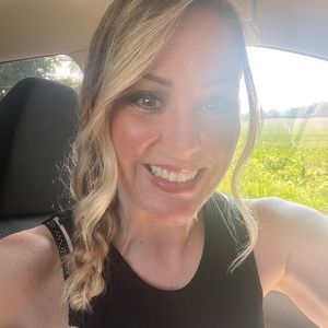 Meet your Posher, Nora